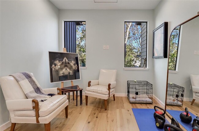 Building Photo - 2709 E 14th St