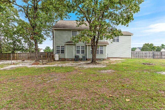 Building Photo - 48 Old Field Loop