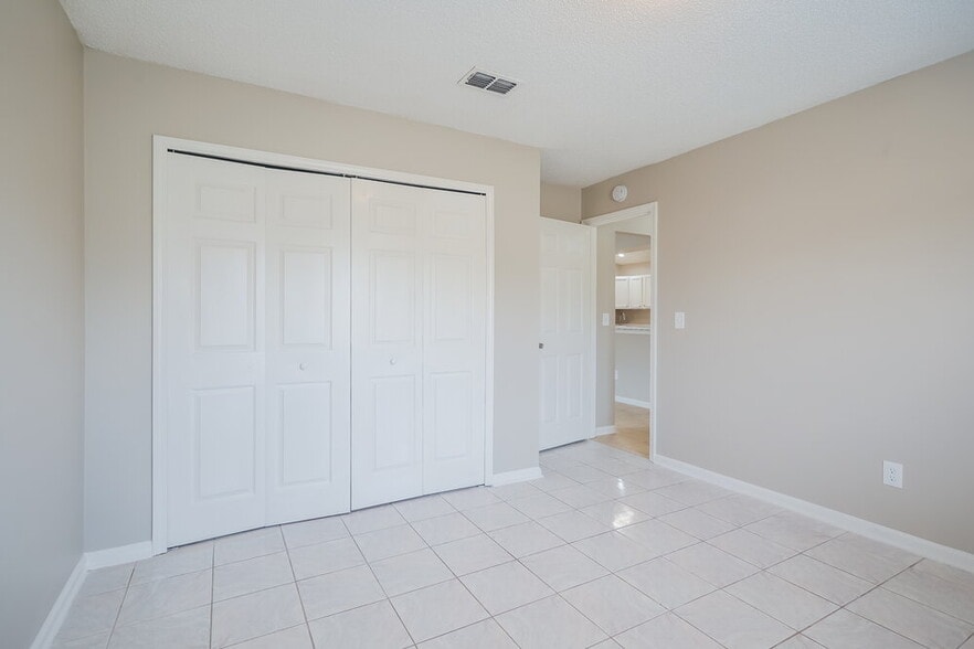Building Photo - 1811 Sheraton Lakes Cir