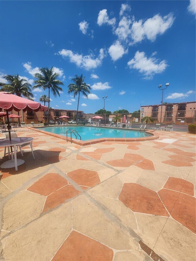 Building Photo - 7101 Miami Lakes Dr