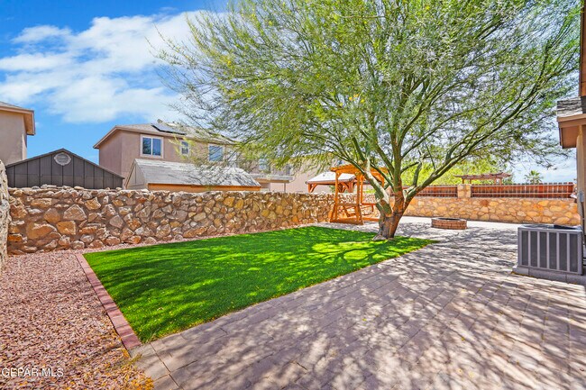 Building Photo - 11004 Ray Mena Ln