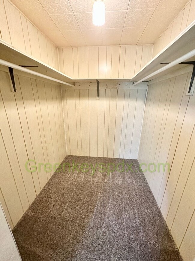 Building Photo - 3-Bedroom, 2-Bathroom House with Attached ...