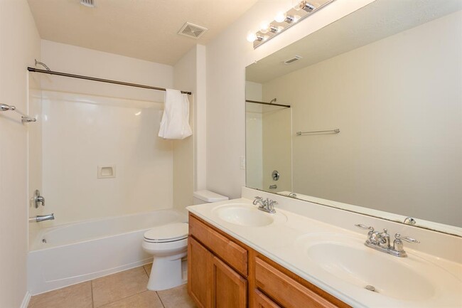 Building Photo - 138 E Spindle Tree Cir