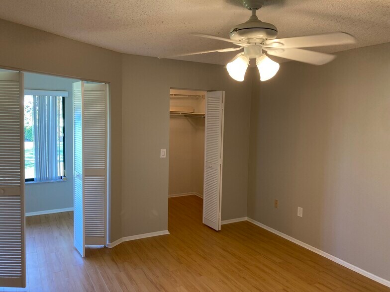 Master bedroom with large walk in closet - 3500 El Conquistador Pky