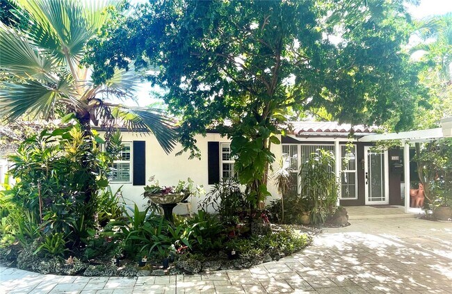 Building Photo - 500 NE 27th Dr