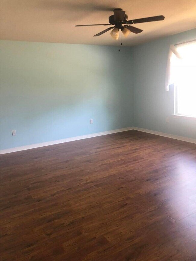 Building Photo - 9114 Timber Ln