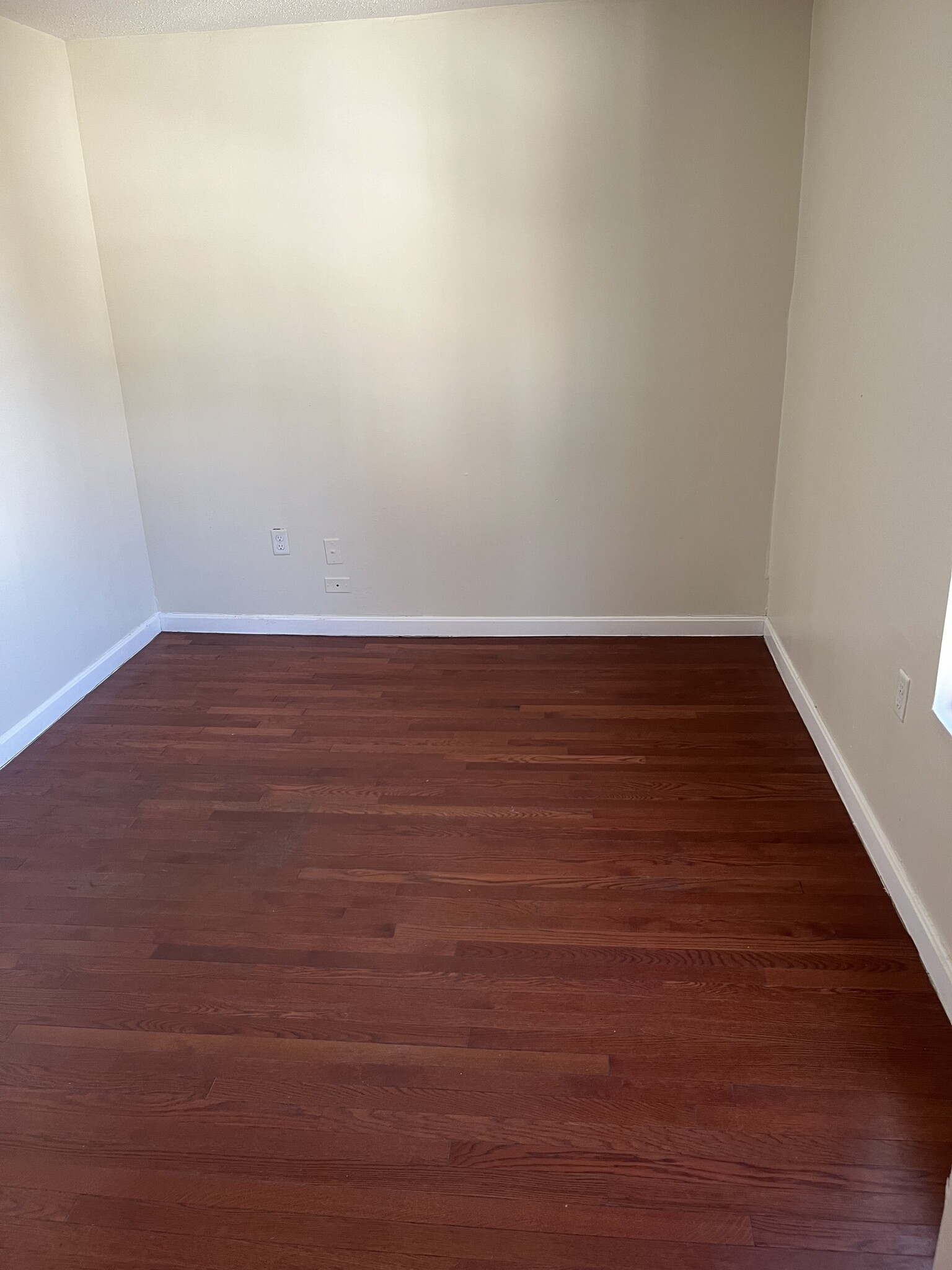 Second bedroom - 33 White St