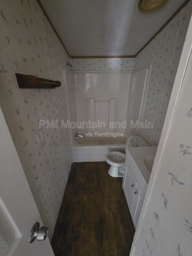 Building Photo - 15 Misty Mountain Way