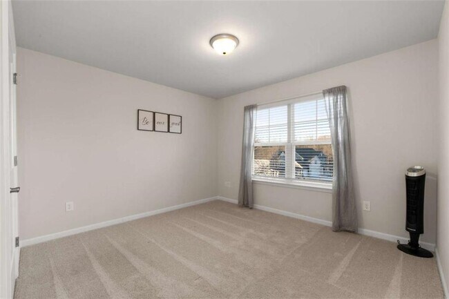Building Photo - 15 Parkside View