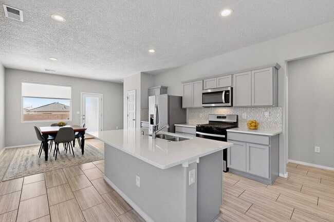 Building Photo - 832 Amatista Lp SE