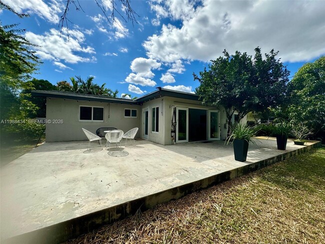 Building Photo - 1351 SW 32nd St