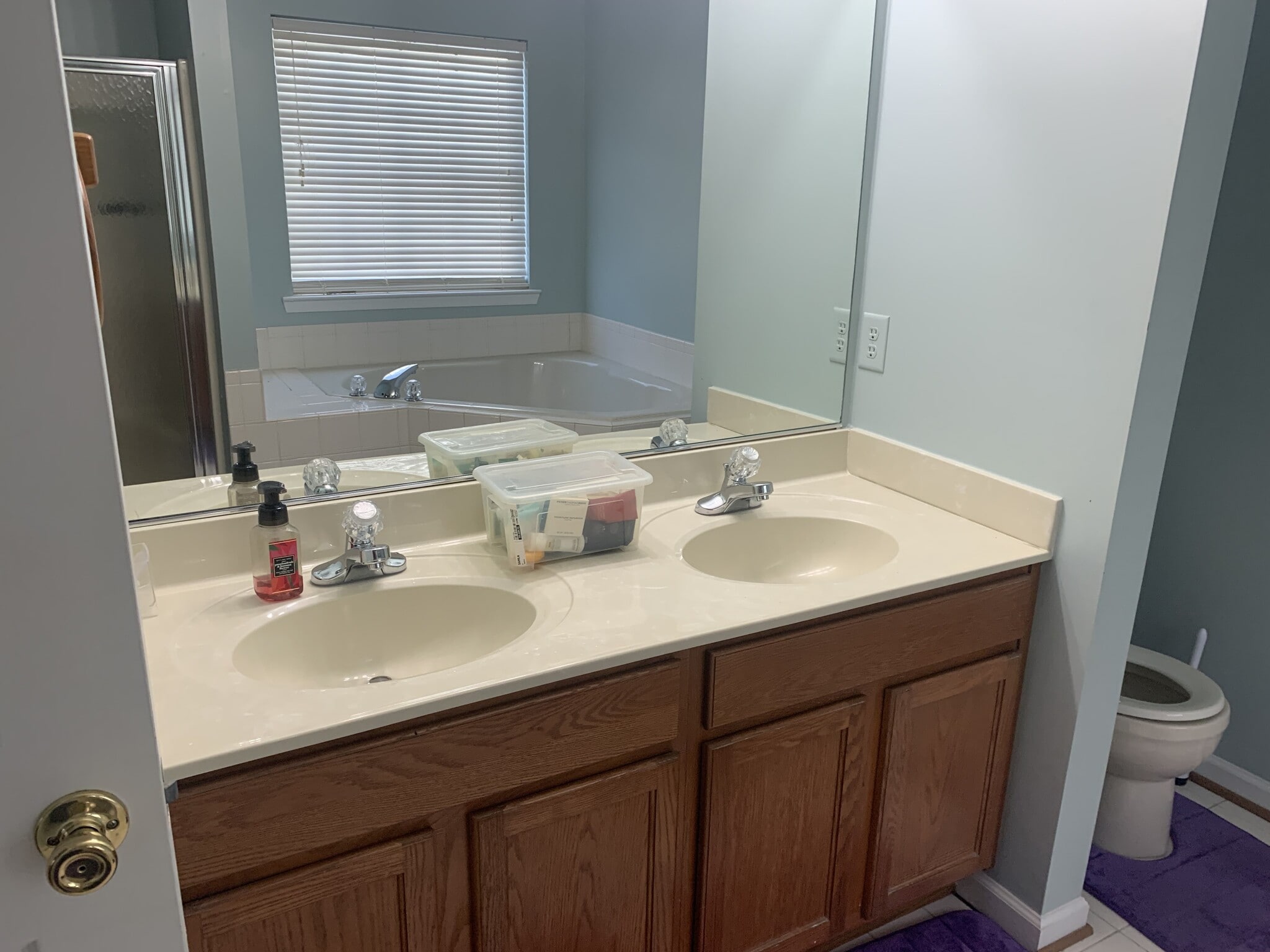 Building Photo - 805 Anna Ln