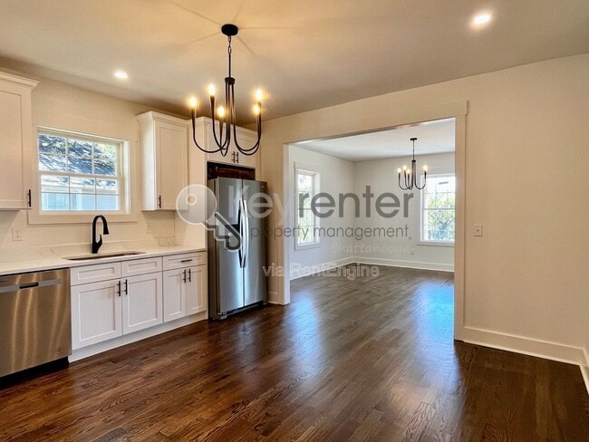 Building Photo - 3765 Dixie Cir