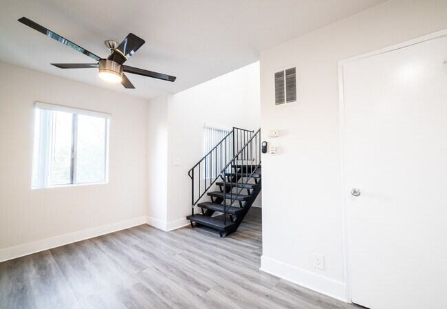 Building Photo - 2233 Ridgeley Dr