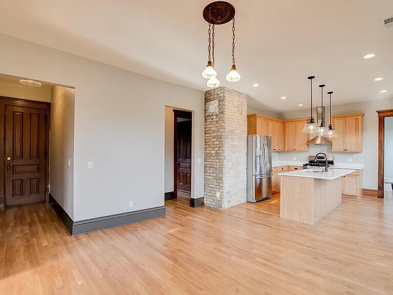 Kitchen - 1609 Elliot Ave