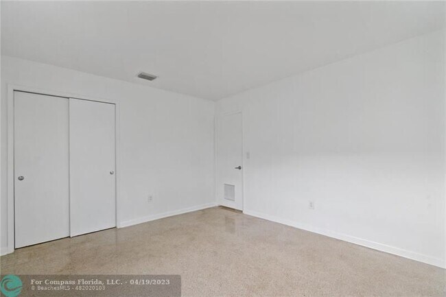 Building Photo - 50 NE 45th Ct