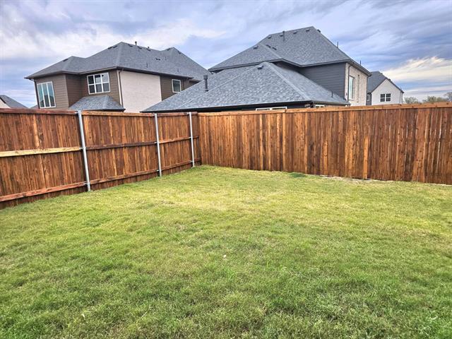 Building Photo - 629 Verona Dr