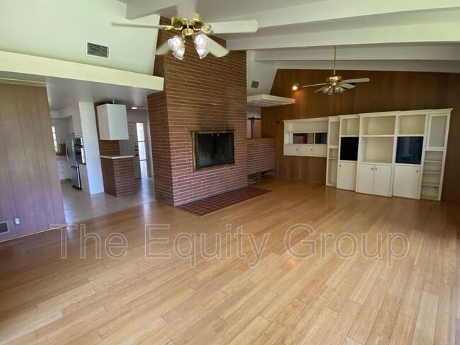 Building Photo - 1434 W Feemster Ave