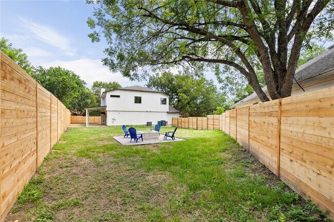 Building Photo - 8708 Cretys Cove