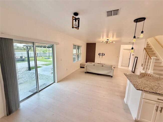 Building Photo - 2731 House Finch Rd