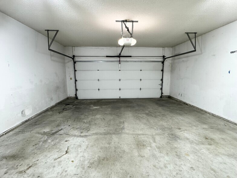 Building Photo - 5308 NW 85th St