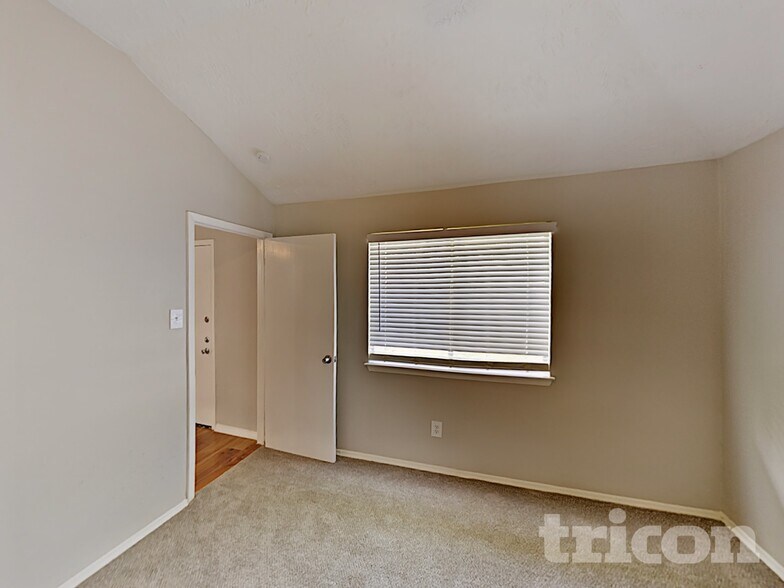 Building Photo - 18603 Bridoon Dr