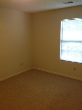 Building Photo - Half Off the First Month's Rent