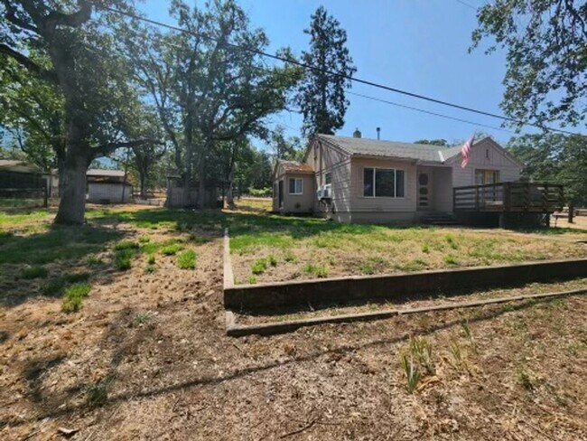 Building Photo - Horse property on 2.8 acres in Ruch with 2...