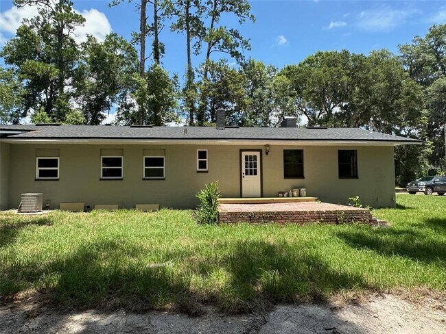 Building Photo - 12104 NW US Hwy 441