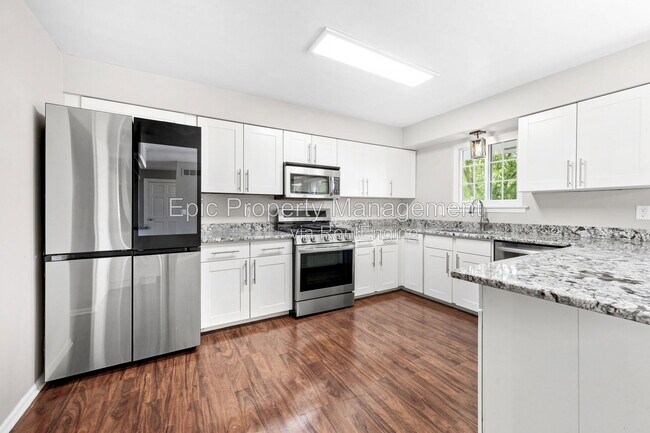 Building Photo - 2233 Brookhaven Rd