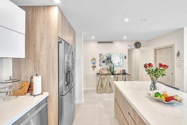 Building Photo - 19390 Collins Ave