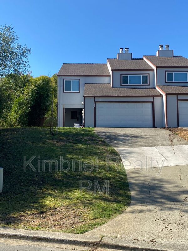 Building Photo - 2928 Stanford Ln