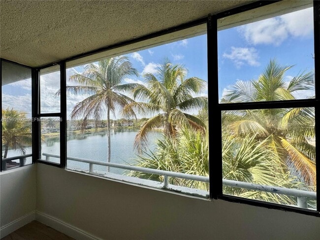 Building Photo - 8335 SW 152nd Ave