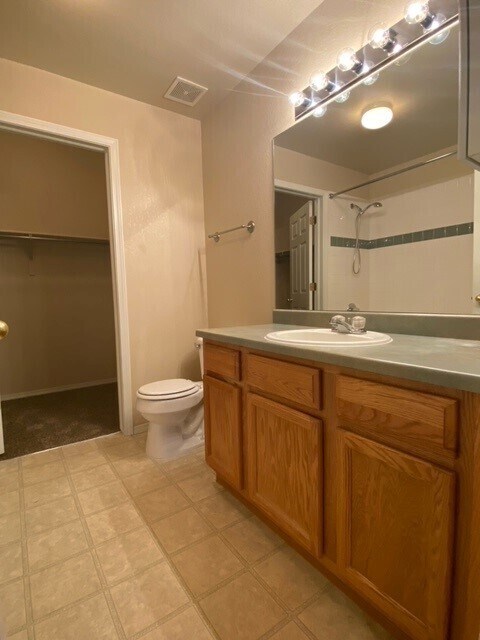 Building Photo - Newly Renovated Condo in Mandalay Villas