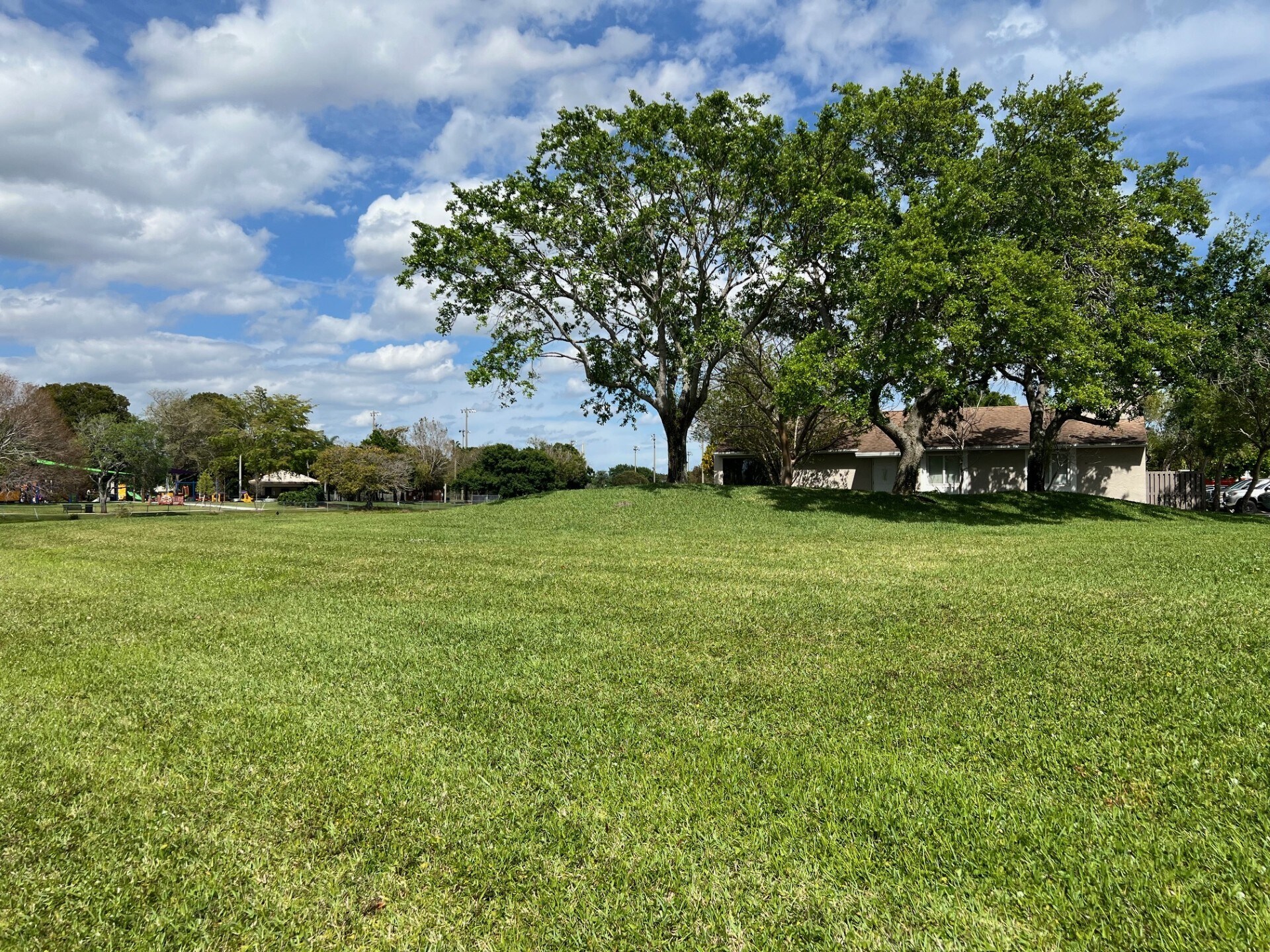 Building Photo - 508 Woodgate Cir