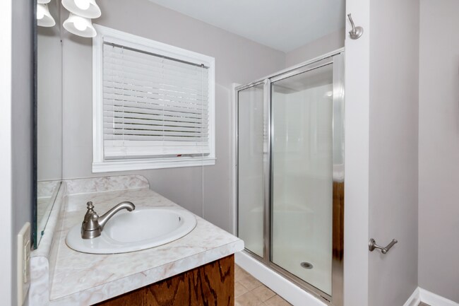 Building Photo - 2804 Thurman Cir SW