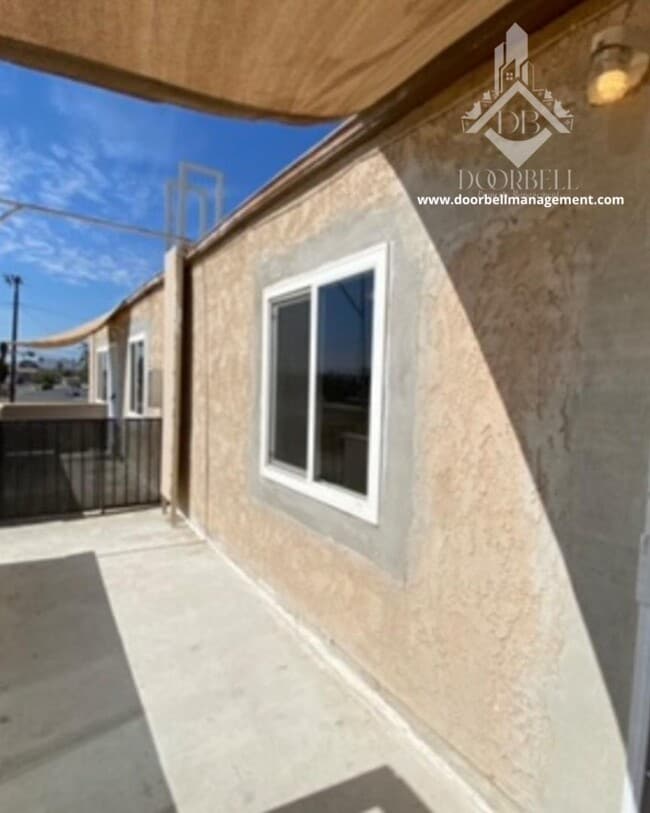 Building Photo - 265 E 2nd St