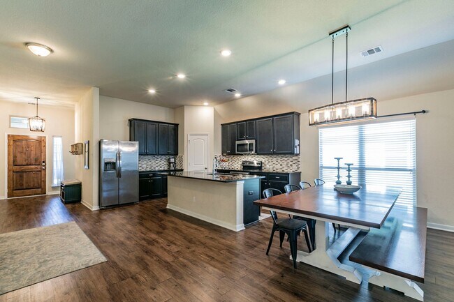 Building Photo - 4 BEDROOM, 3 BATH, BELTON ISD