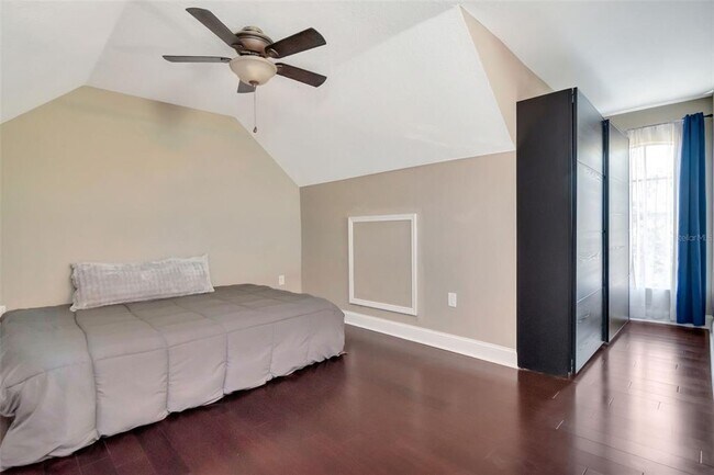 Building Photo - 9130 Lake Chase Island Way