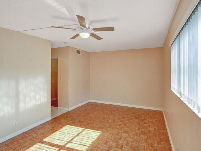 Building Photo - 3000 Riverside Dr
