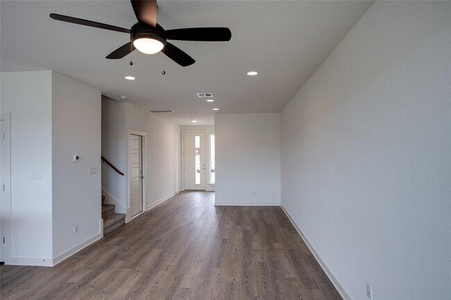 Building Photo - 5160 N A.W. Grimes Blvd