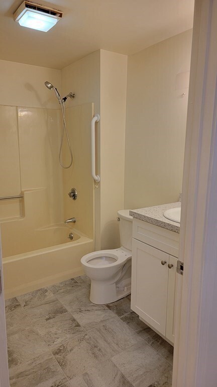 Building Photo - 996 East St