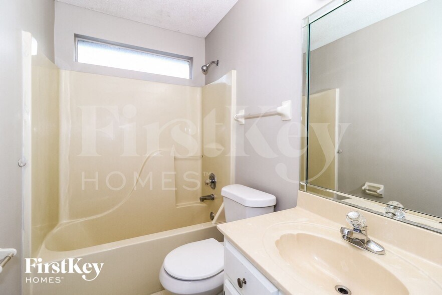 Building Photo - 9238 Fletcher Wood Dr