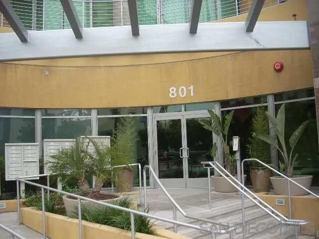 Building Photo - 801 Ash St