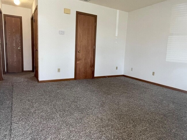 Building Photo - Modern 2 Bed / 1 Bath Home with Detached G...