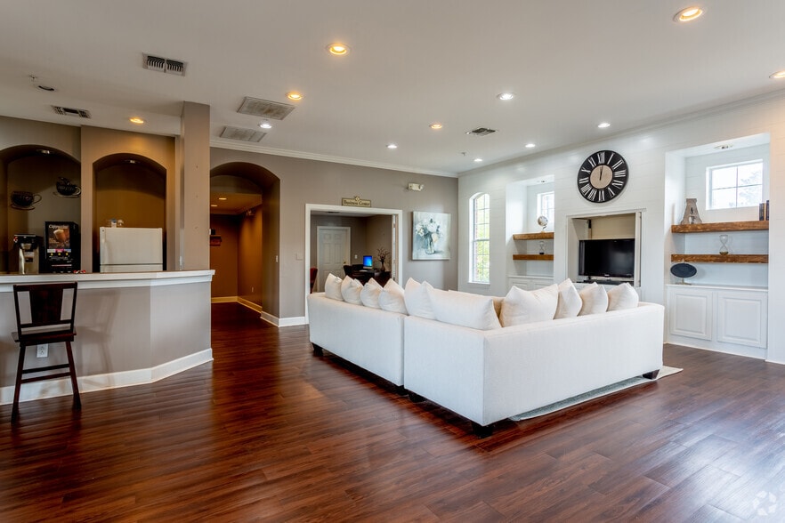 Arbors On Reservoir 959 Lake Harbour Dr Ridgeland MS 39157