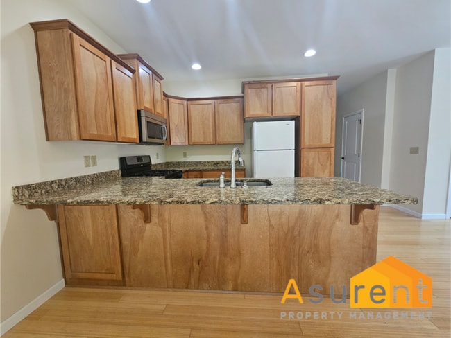 Building Photo - Adorable Jacksonville Duplex Available Soon!
