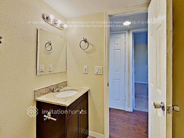 Building Photo - 17579 E Temple Dr