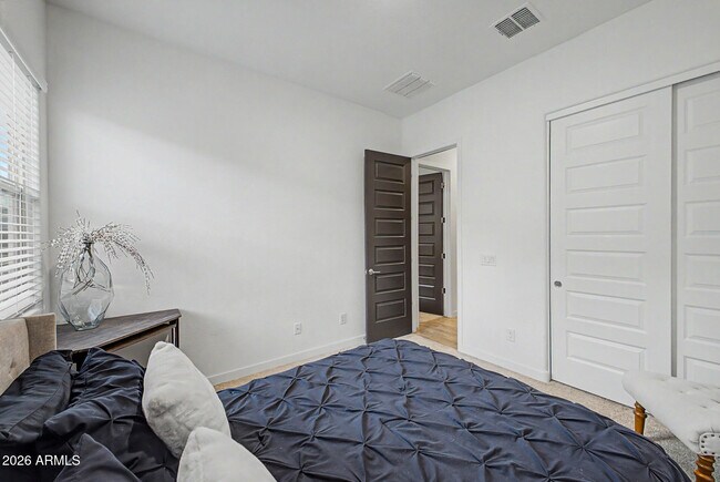 Building Photo - 3825 W Buist Ave