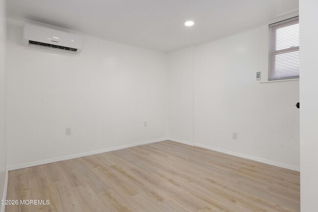 Building Photo - 12 Main St